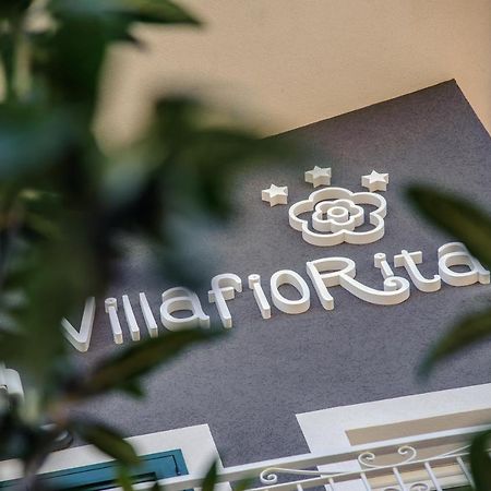 B&B Villa Fiorita เปียซซา อาร์เมรีนา ภายนอก รูปภาพ
