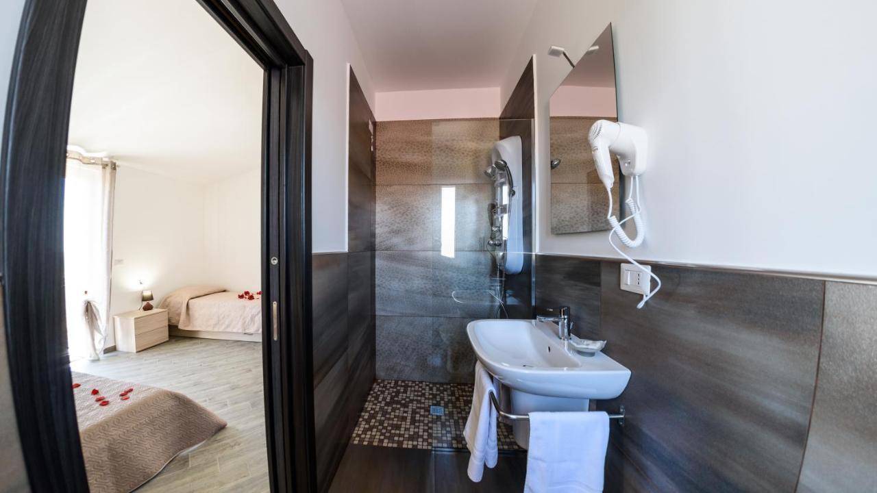 B&B Villa Fiorita เปียซซา อาร์เมรีนา ภายนอก รูปภาพ