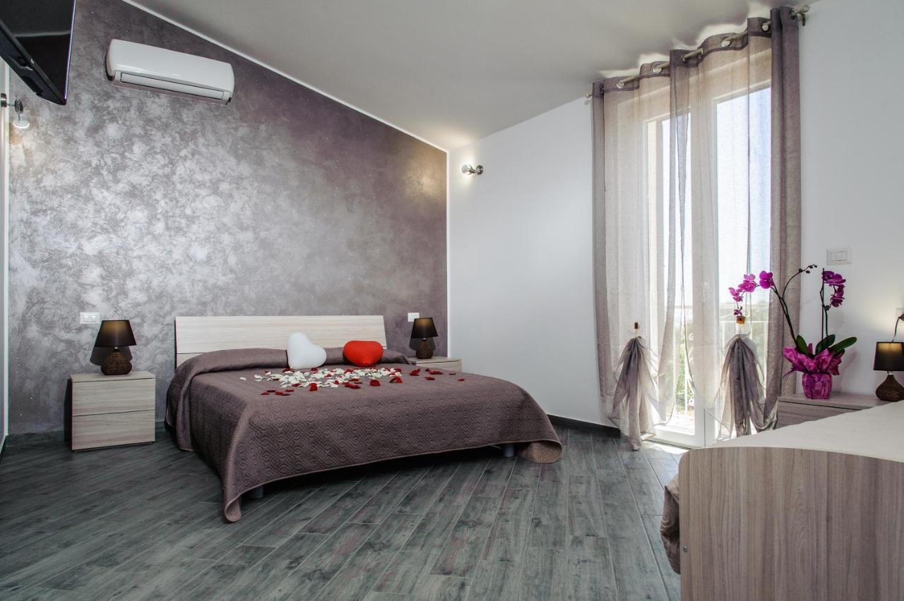 B&B Villa Fiorita เปียซซา อาร์เมรีนา ภายนอก รูปภาพ