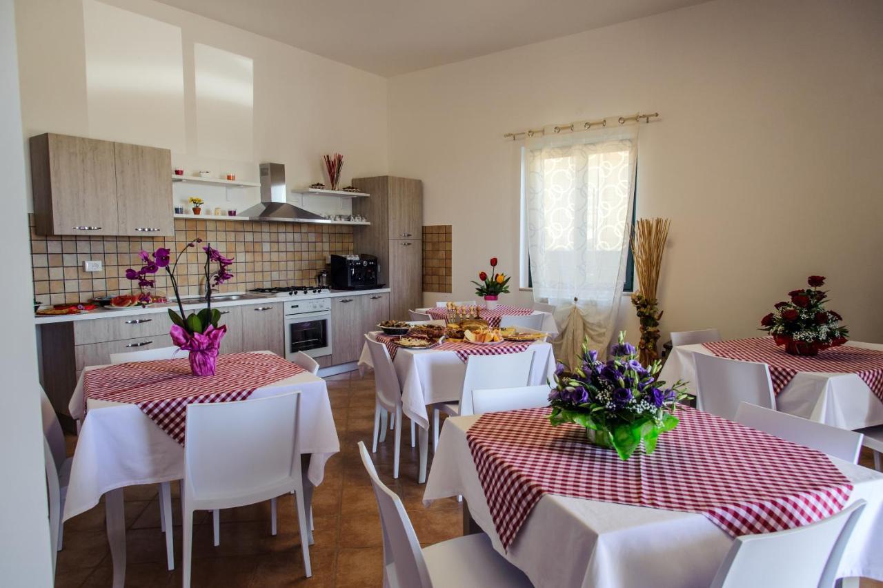 B&B Villa Fiorita เปียซซา อาร์เมรีนา ภายนอก รูปภาพ